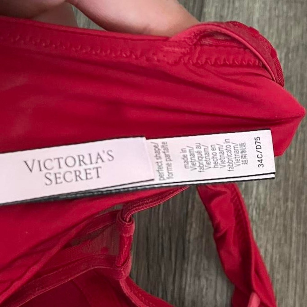 VS Red polka dot halter bra - Picture 3 of 5